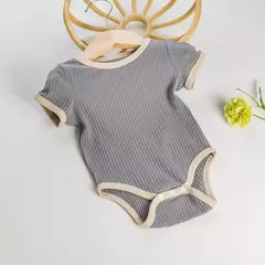 Unisex manga curta cor sólida macacão, roupas de bebê, splicing e cores contrastantes, novo, 0 a 2 anos - comprar online