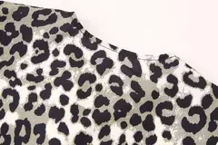 Imagem do TRAFZA-Feminina Hollow Out O-Neck manga curta com renda por cima, blusa casual, streetwear chique feminino, camisa sólida da moda, 2024