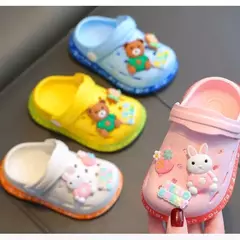 Chinelos bonitos dos desenhos animados das crianças com solas macias, Baby Bags Sapatos perfurados, Home and Baby Sandals - Wolf Magazine