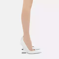 Novos Saltos Estranhos Sandálias das Mulheres Cor Sólida Dedo Apontado Sapatos de Salto Alto Feminino Couro Racial Senhoras Bombas Sapatos na internet