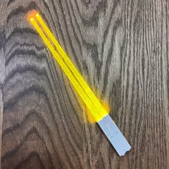 Tema StarWar reutilizável lavável e destacável Sushi Chopsticks, sabre de luz LED, pauzinhos chineses luminosos, utensílios de cozinha, 1 par - comprar online