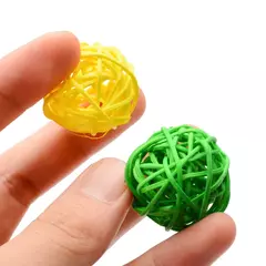 10 pçs cor primária sepak takraw papagaio mascar brinquedo bola pet pássaro pé/pé arranhando/pé brinquedo pet mastigar brinquedo sepak takraw - comprar online