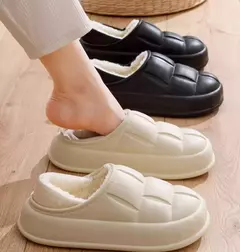 Chinelos de algodão impermeáveis para casais, sapatos de confinamento de pelúcia interior, bolsas femininas e chinelos domésticos, outono e inverno - comprar online