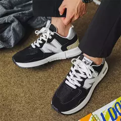 Imagem do Tênis de corrida respirável masculino e feminino, tênis de casal, tênis de tabuleiro respirável, malha da moda, ao ar livre, alta qualidade, clássico, quatro estações