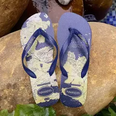 Imagem do Havaianas-chinelos antiderrapantes para homem e mulher, com múltiplos padrões cartoon, pés de praia ao ar livre
