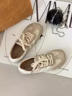 Casual confortável leve moda sapatos esportivos femininos verão 2025 nova chegada sapatos de salto plano designer - Wolf Magazine
