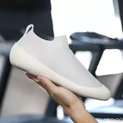 Imagem do Sapatos masculinos tênis de malha respirável sapatos casuais plus size tênis leves meias deslizamento em apartamentos sapatos de caminhada macios