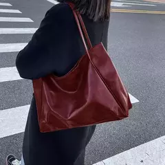 Bolsa de ombro de couro PU de grande capacidade para mulheres, bolsa axilas, moda retrô, crossbody, casual, portátil - Wolf Magazine