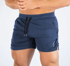 Calções masculinos de esportes fitness, calções masculinos de treino de ginástica, calções de malha respirável, calças curtas de praia secagem rápida, roupas esportivas, verão, 2023