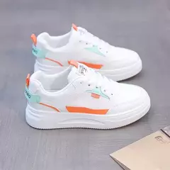 Sapatilhas femininas de sola grossa, sapatos brancos casuais, cabeça redonda, tendência feminina, primavera e outono, 2024 na internet
