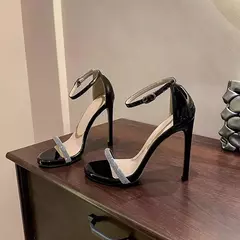 Sapatos de salto alto de uma peça para mulheres, ultrafinos, design de nicho, sandálias sensuais, parte superior de borracha, verão, novo, 2024 - Wolf Magazine