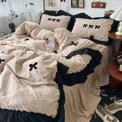 Conjunto de cama estilo princesa coreano para meninas, capa de edredão kawaii, arco preto, lençol macio para a pele, saia de cama, fronhas na internet