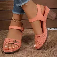 Sandálias femininas retrô de salto alto, decoração de metal, alça de fivela, sapatos plus size, casual, novo, 2022 - Wolf Magazine