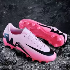 Sapatos de futebol ultraleves longos dos homens, grampos respiráveis, botas de futebol indoor, tênis de treinamento, venda quente, novo, transporte da gota - Wolf Magazine