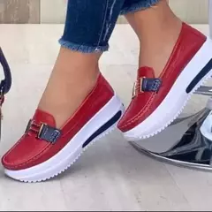 Sapatos femininos de couro vulcanizado em PU, tênis de dedo redondo, casual, boca rasa, slip-on, feminino, diário, impermeável, na moda