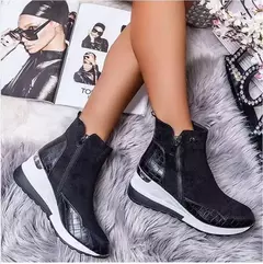 Botas vulcanizadas de cano alto com cunhas plataforma para mulheres, sapatilhas volumosas em tamanhos maiores, outono e inverno, 2024 - comprar online