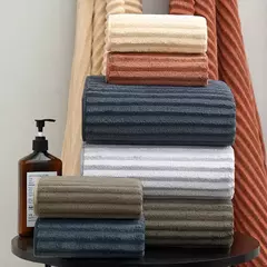 Toalha de cara coral listrada engroçada macia do velo, toalha de banheiro do microfiber, água-absorvente, não fácil de verter na internet