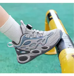 Tênis antiderrapante de basquete para crianças, resistente ao desgaste, malha, respirável, fivela rotativa, crianças pequenas, casual, formadores, moda