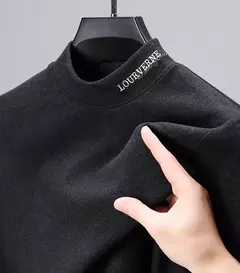 Camiseta de veludo alemã de alto grau masculina, meia gola alta, manga comprida bordada, moda britânica, camisa de fundo quente, nova, outono, 2023