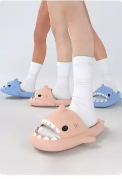 Imagem do Chinelos de tubarão dos desenhos animados para homens e mulheres, slides internos do banheiro, moda casal, sapatos baixos, sandálias, EVA suave, chinelos de praia, verão