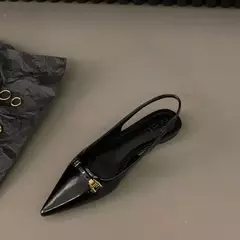 Sandálias casuais de couro PU para mulheres, deslizamento de strass no apartamento, dedo apontado feminino, sandálias elegantes, saltos da moda - Wolf Magazine