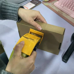 Mattel Hot Wheels Hdx63 G 2024 Cultura Pop 1/64 Kool Kombi Aston Martin Vanquish Mazda Cosmo Carro colecionável brinquedo veículo fundido