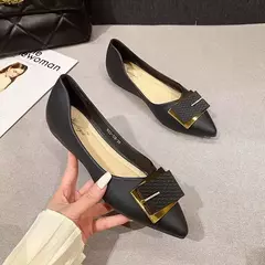 Sandálias planas de couro macio para mulheres, sapatos versáteis de verão, fundo claro, borracha superior, passo de um pé - comprar online