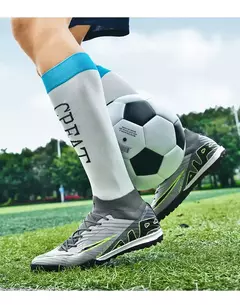 Sapatos de futebol ultraleves antiderrapantes interiores para homens, grampos profissionais, treinamento de grama, tênis original, botas de futebol - loja online