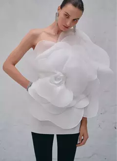 Vestido de ombro oblíquo branco para mulheres, vestido decorativo de flores, vestido de casamento, vestido de um passo, novo estilo, verão