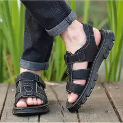 Sandálias de couro de sola grossa masculinas, sapatos de praia, chinelos de couro antiderrapantes, ao ar livre, novo, 2024