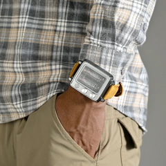 NOVO NEONWORKS BACKTOFUTURE 2 relógio digital Nixie Tube: vidro safira, luz de fundo de 9 cores, carregamento sem fio USB-C - comprar online