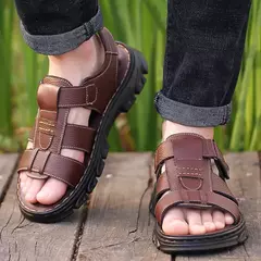 Sandálias de couro genuíno masculinas, sapatos de praia, chinelos de couro, antiderrapantes, sola grossa, ao ar livre, verão, novo, 2024