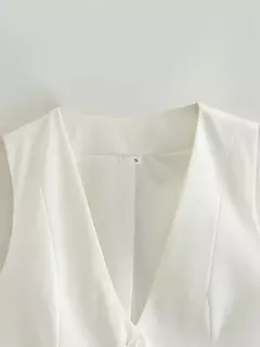 Colete feminino sem mangas TRAF, camiseta com decote em v, casacos curtos, terno de trabalho, preto e branco, moda verão - Wolf Magazine