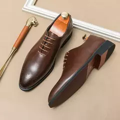 Sapato de vestido de fundo plano marca clássica, sapatos de negócios high-end masculinos, sapatos casuais diários de deslocamento masculino, marrom