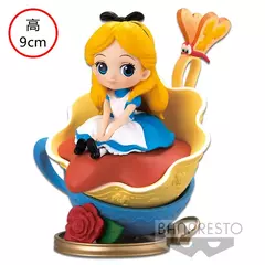 Bandai Q Posket Alice no País das Maravilhas Action Figure, A e B Version, Modelo Colecionável, Brinquedos de Boneca, Presente