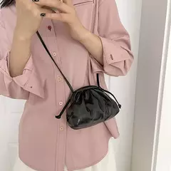 Embreagem macia de bolinho de couro PU para mulheres, bolsa de hobo nuvem, bolsa elegante elegante, bolsa pequena, design de luxo, ouro e prata na internet