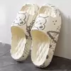 Urso de desenho animado para homens e mulheres, chinelos macios antiderrapantes, sandálias de conforto feminino, chinelos de casal, moda, verão