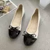 Mocassins de couro antiderrapante para mulheres, elegantes apartamentos bowknot, sapatos soltos, sapatilhas de bailarina confortáveis, sapatos para mães