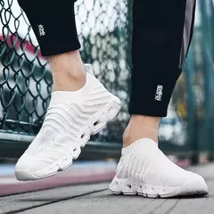 Venda quente harajuku men macio sapatos casuais respirável à moda esporte tênis masculino ao ar livre apartamentos andando meias sapatos plus size 39-48 - loja online