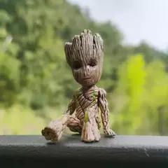 Imagem do 6cm groot guardiões da galáxia homem árvore hetero anime mini decorar brinquedos figura de ação sentado groot crianças modelo brinquedos presentes