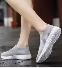 Sapatos rasos elásticos respiráveis para mulheres, tênis leves, calçados esportivos, primavera e verão