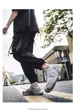 Tênis respiráveis para homens e mulheres, meias de tecido voador, sapatos casuais, tendência de personalidade, novo