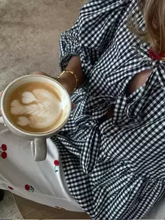 Mulheres Oco Out O-Gola Blusa, Tops Xadrez, Laço Amarrada, Pregas Lace Up Button Blusas, Manga Puff, Doce, Listrado, Verão na internet