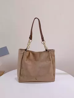 Sacola de camurça de grande volume para senhoras, elegante com uma bolsa de ombro - loja online