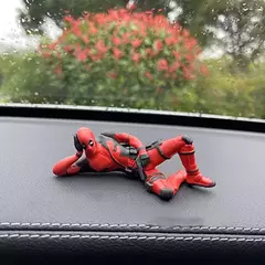 Anime deadpool figura de ação decoração interior do carro brinquedos sentado modelo x-men mini estatueta pingente acessórios do carro crianças presente na internet