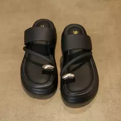 Chinelos antiderrapantes com anel de dedo do pé para mulheres, slides de plataforma, sapatos casuais para senhoras, moda verão, 2024 - Wolf Magazine