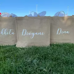 Imagem do Saco de praia serapilheira com nome personalizado para damas de honra, bolsa de dama de honra, presente de casamento