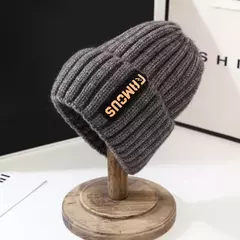 Gorros de tricô unissex para homens e mulheres, monocromático, macio crochê de lã, tampas de inverno quentes na internet