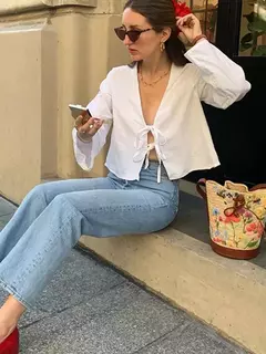Camisas femininas com laço de linho e algodão com renda, blusa solta de manga longa com decote V profundo, blusa casual feminina, primavera e verão - comprar online
