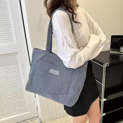 Bolsa de ombro grande para senhoras, sacola de veludo na moda, bolsa monocromática com bolso frontal